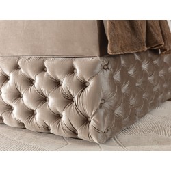 Kontinentales Bett Dormo mit Knopfsteppung - Komfort und Eleganz in Ihrem Schlafzimmer Kontinentales Bett Dormo mit Knopfsteppung - Komfort und Eleganz in Ihrem Schlafzimmer