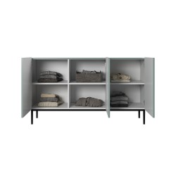 Komoda Nicole 150 cm trzydrzwiowa z ryflowanym frontem - szałwia / czarne nóżki - Limitowana oferta Komoda Nicole 150 cm trzydrzwiowa z ryflowanym frontem - szałwia / czarne nóżki - Limitowana oferta