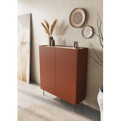 Kredens Desin 120 cm z ukrytymi szufladami i metalowymi nogami - ceramic red / dąb nagano Kredens Desin 120 cm z ukrytymi szufladami i metalowymi nogami - ceramic red / dąb nagano