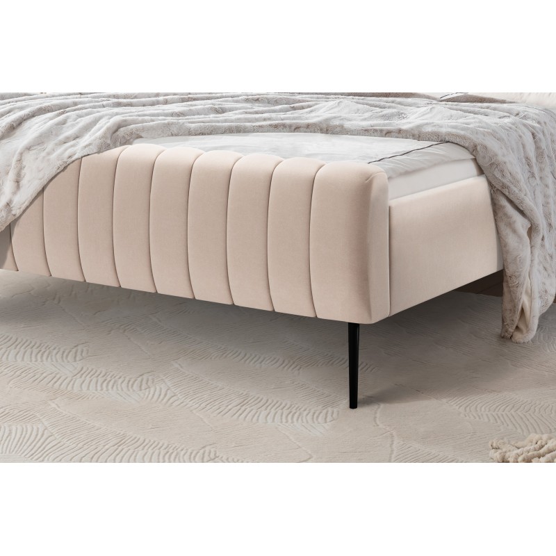 Łóżko sypialniane Nicole 140x200 - beżowy welwet Velluto 2 / nogi czarne Łóżko sypialniane Nicole 140x200 - beżowy welwet Velluto 2 / nogi czarne