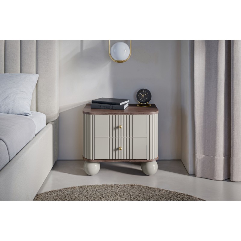 Zestaw szafek nocnych Vesper 56 cm - kaszmir / orzech / złote uchwyty / nogi kule Zestaw szafek nocnych Vesper 56 cm - kaszmir / orzech / złote uchwyty / nogi kule