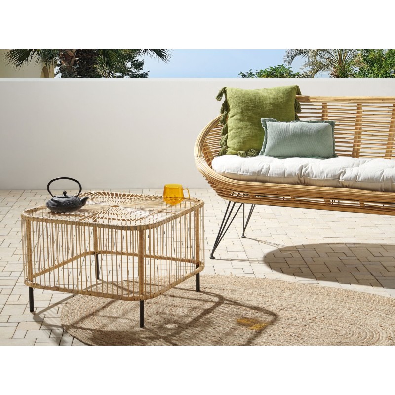 Stolik ogrodowy rattanowy 67 x 67 cm naturalny CESENATICO Stolik ogrodowy rattanowy 67 x 67 cm naturalny CESENATICO