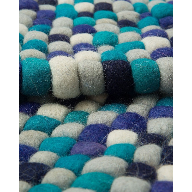 Dywan z filcowych kulek 160 x 230 cm wielokolorowy niebieski AMDO Dywan z filcowych kulek 160 x 230 cm wielokolorowy niebieski AMDO