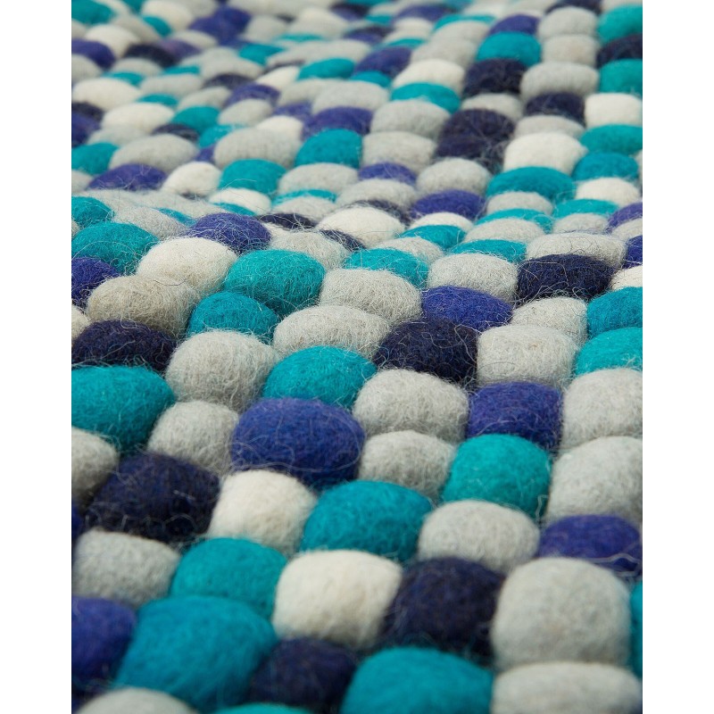 Dywan z filcowych kulek 160 x 230 cm wielokolorowy niebieski AMDO Dywan z filcowych kulek 160 x 230 cm wielokolorowy niebieski AMDO