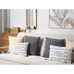 Zestaw 2 poduszek dekoracyjnych SCHEFFLERA Welur 30 x 50 cm Biały Wzór geometryczny Zestaw 2 poduszek dekoracyjnych SCHEFFLERA Welur 30 x 50 cm Biały Wzór geometryczny