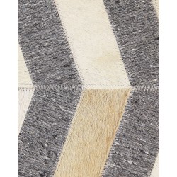 Dywan skórzany 140 x 200 cm szaro-beżowy BAGGOZE Dywan skórzany 140 x 200 cm szaro-beżowy BAGGOZE