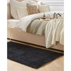 Dywan shaggy 80 x 150 cm czarny DEMRE Dywan shaggy 80 x 150 cm czarny DEMRE