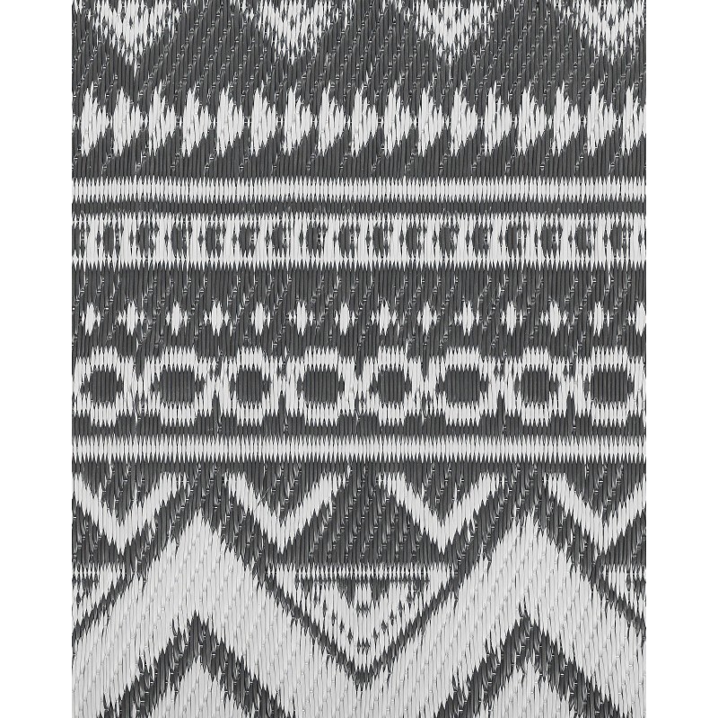 Dywan zewnętrzny 120 x 180 cm czarny NAGPUR Dywan zewnętrzny 120 x 180 cm czarny NAGPUR