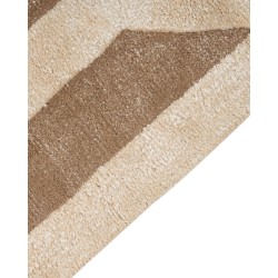 Dywan z wiskozy 160 x 230 cm beżowo-brązowy MAHRIN Dywan z wiskozy 160 x 230 cm beżowo-brązowy MAHRIN