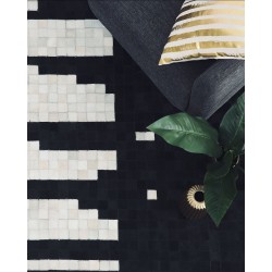 Dywan skórzany 80 x 150 cm czarno-biały BOLU Dywan skórzany 80 x 150 cm czarno-biały BOLU