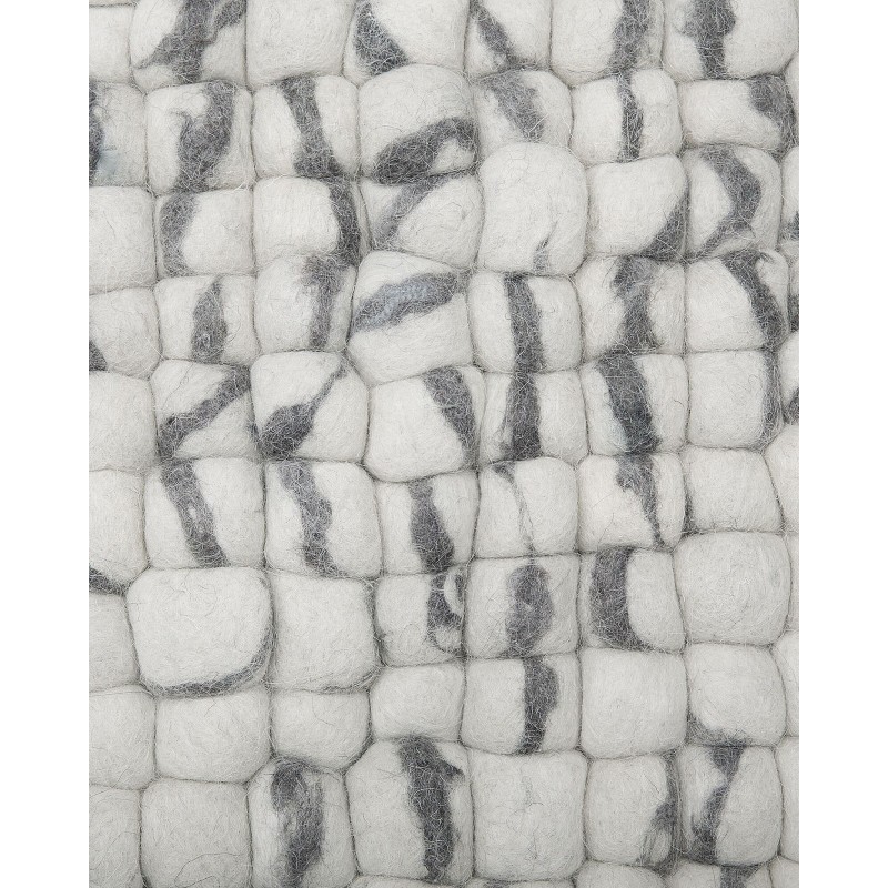 Dywan z filcowych kulek 160 x 230 cm jasnoszary AMDO Dywan z filcowych kulek 160 x 230 cm jasnoszary AMDO