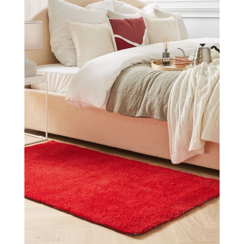 Dywan shaggy 80 x 150 cm czerwony DEMRE Dywan shaggy 80 x 150 cm czerwony DEMRE